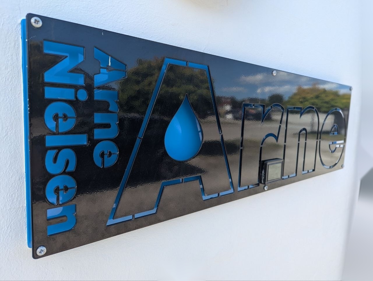 Fassadenschild von Arne Nielsen A/S